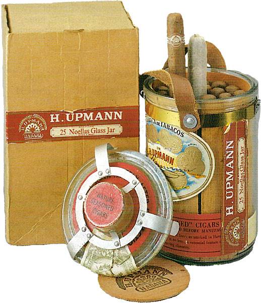 Typical H. Upmann packaging
