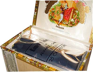 Typical Romeo y Julieta packaging